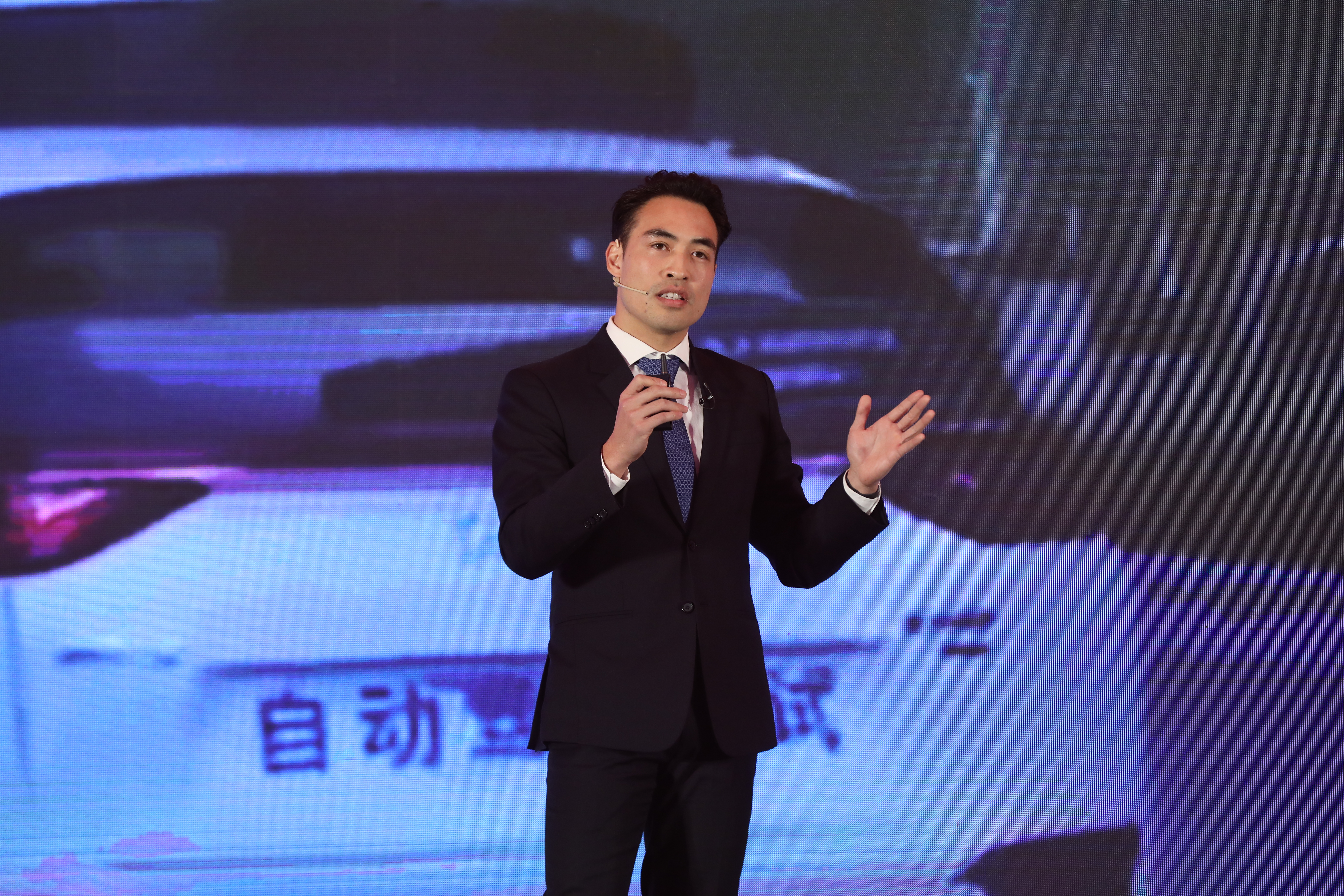 20221114-“全球Z世代热议二十大”论坛在bat365在线平台举行-石加东(孙波)-大卫明.jpg